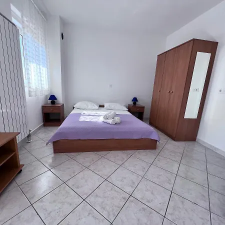 Apartment Family With Balcony D&a Ae1590 Vrsi